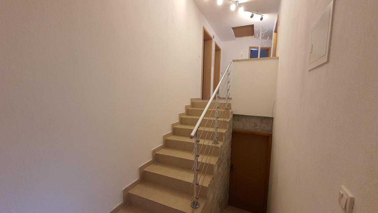 Apartment Tijana Nomenj Exterior photo