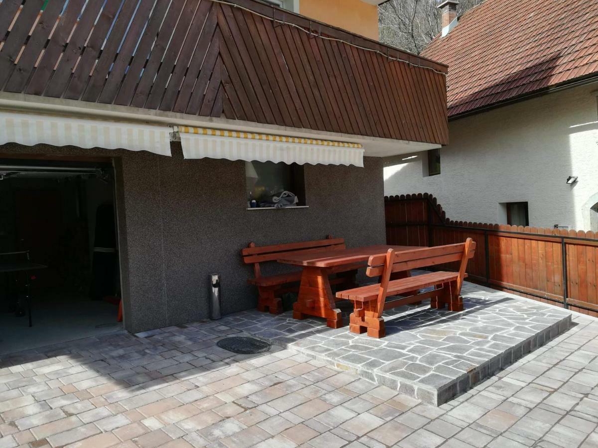 Apartment Tijana Nomenj Exterior photo